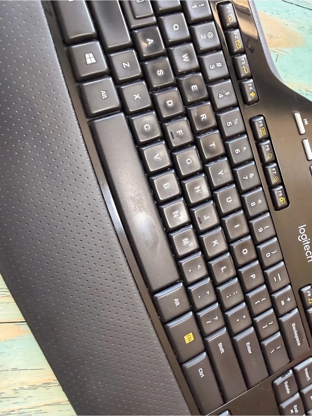 Logitech MK710 Wireless Keyboard and Mouse Set - Comfortable Home Office Combo